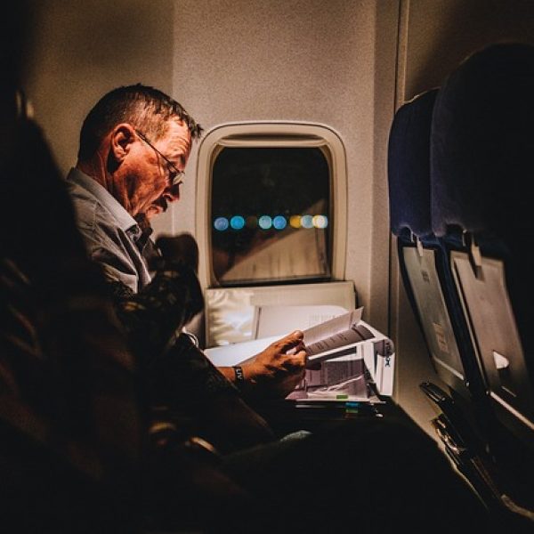 airplane-2562288_640